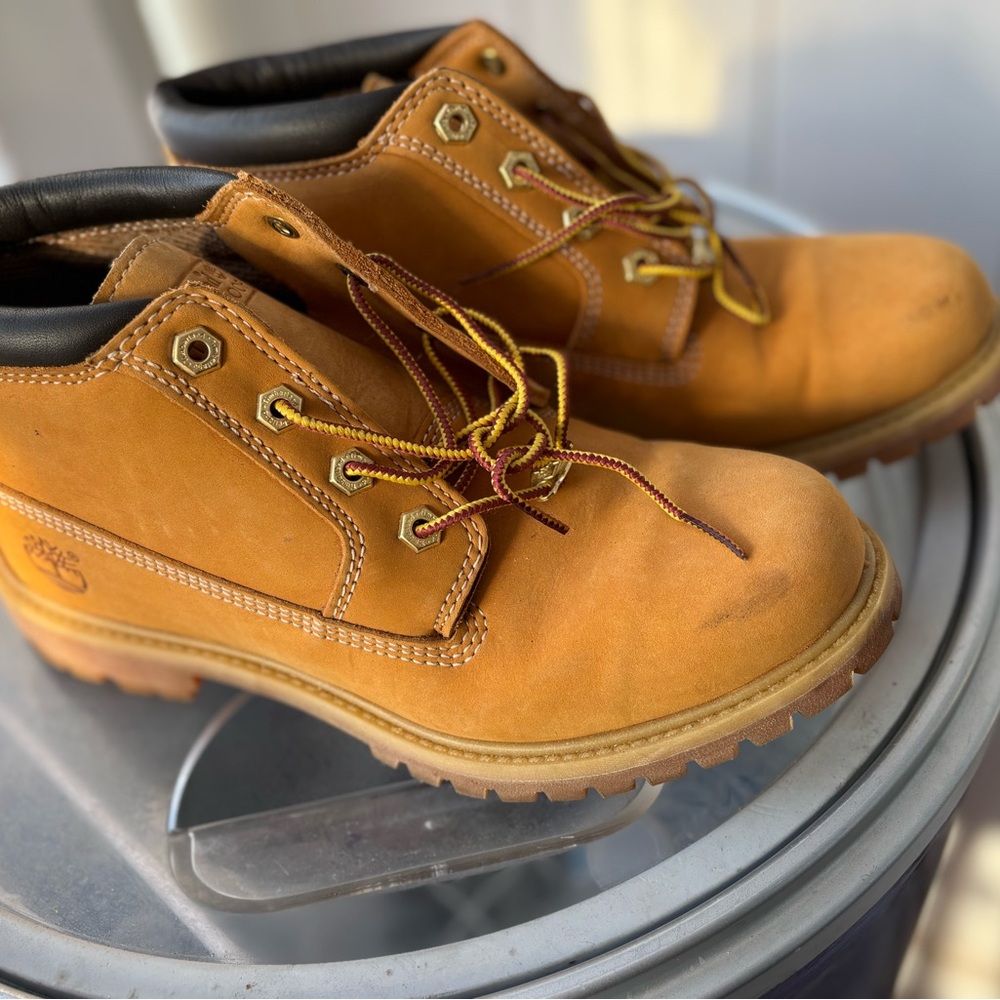 Timberland Tan Boots with Nubuck Leather and Padded Collar